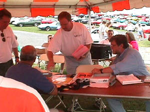 cl9811.jpg (27274 bytes)