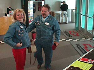 dayone4.jpg (26246 bytes)